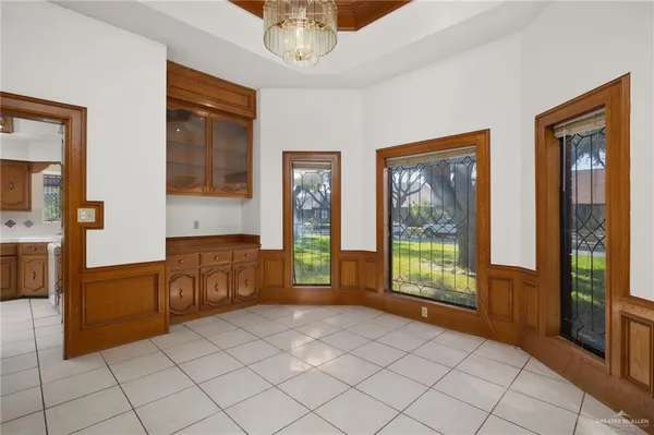 $2,600 | 3808 North Cynthia Street, McAllen, TX 78501