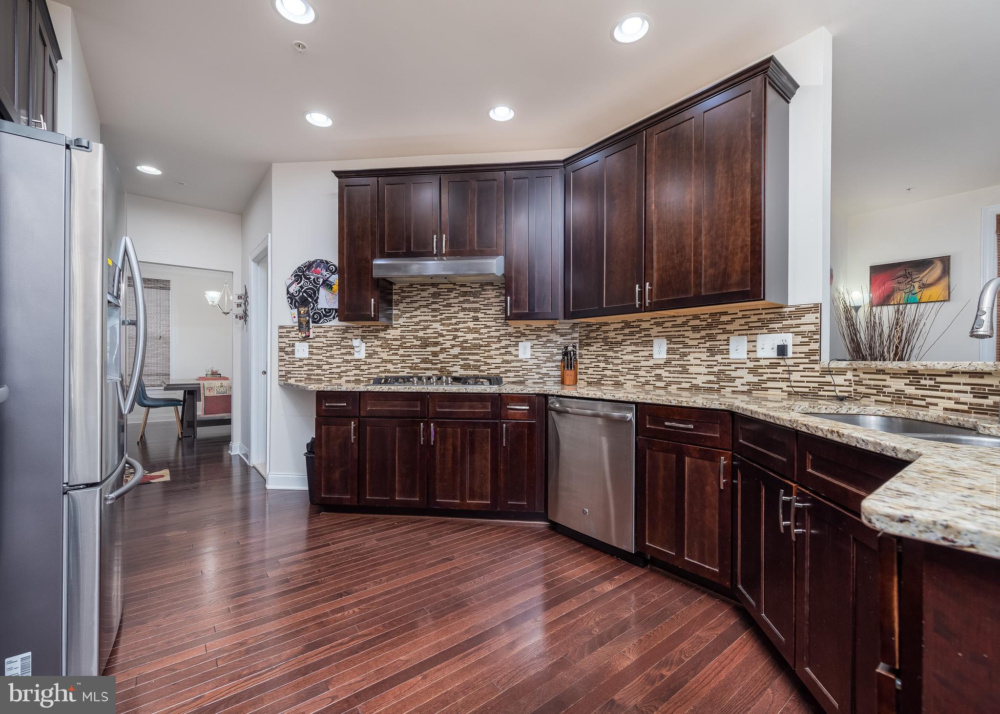 7665 Elmcrest Road Hanover, MD 21076 - Photo 5 of 37 Kitchen with 42" cherry cabinets