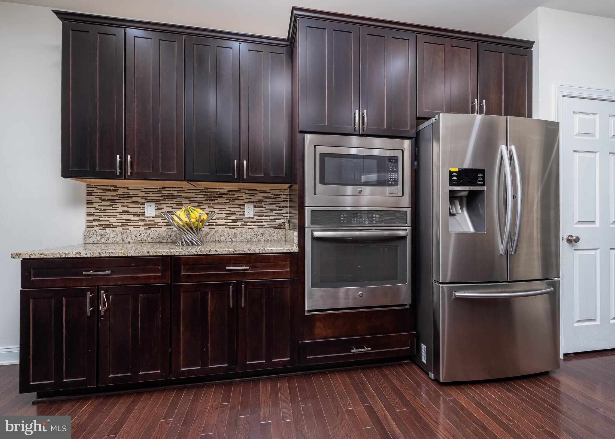 7665 Elmcrest Road Hanover, MD 21076 - Photo 7 of 37 Stainless steel appliances