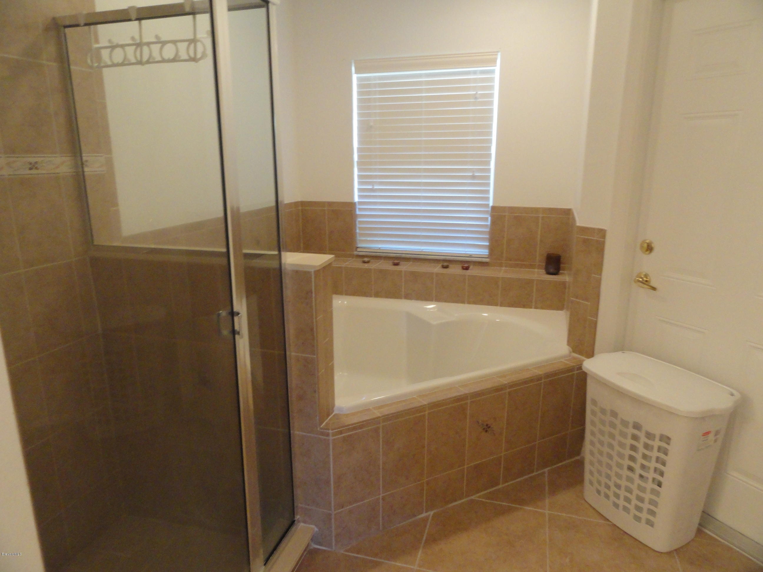 308 Taunton Road Southwest Palm Bay, FL 32908 - Photo 11 of 13 MASTER BATH