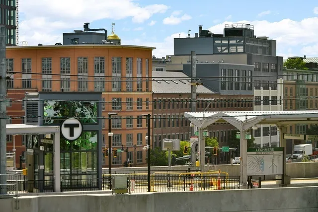 $3,975 | 2 Earhart Street, Unit 120, Cambridge, MA 02141