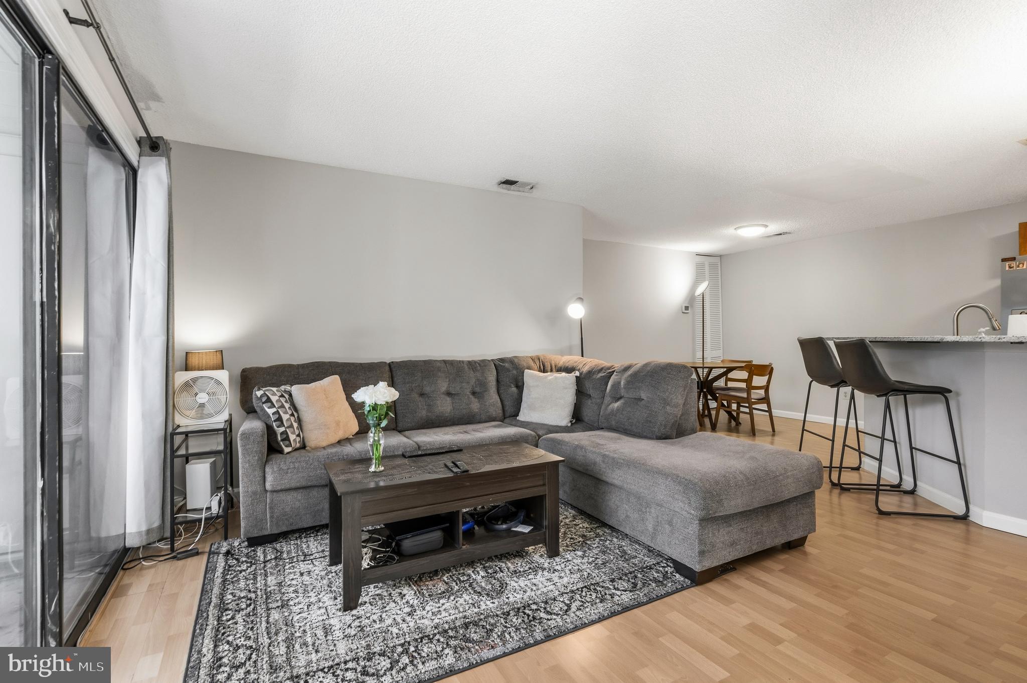 11705 Summerchase Circle Reston, VA 20194 - Photo 8 of 25 Living Room