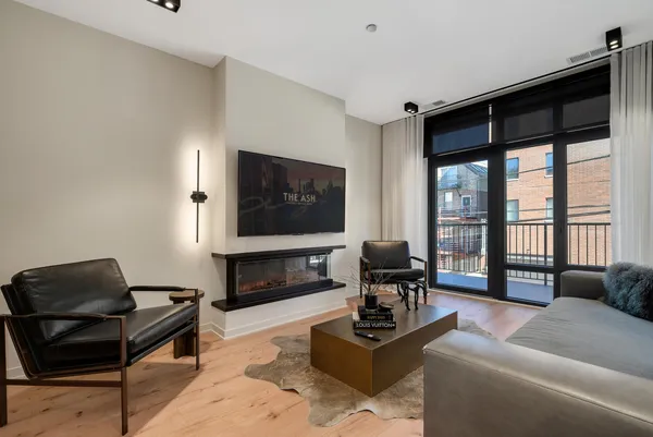 $5,200 | 1257 North Ashland Avenue, Unit 403, Chicago, IL 60622