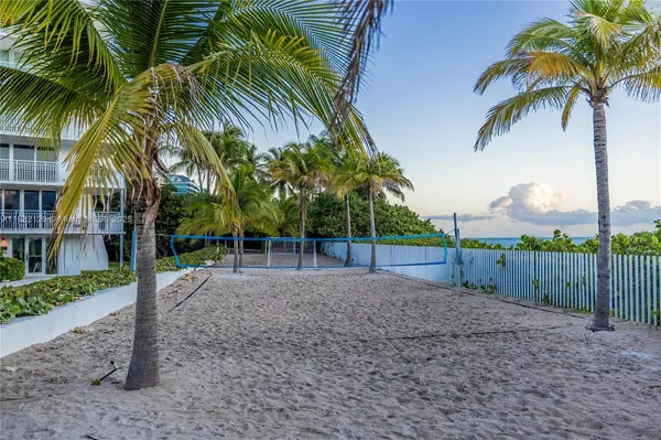 $18,000 | 615 Ocean Drive, Unit 6A, Key Biscayne, FL 33149