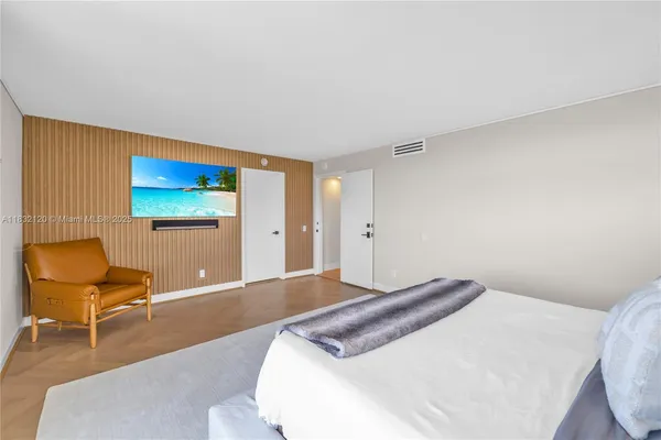 $18,000 | 615 Ocean Drive, Unit 6A, Key Biscayne, FL 33149