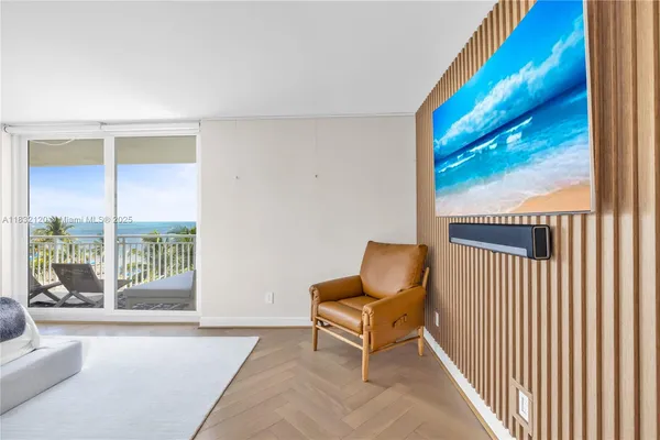 $18,000 | 615 Ocean Drive, Unit 6A, Key Biscayne, FL 33149