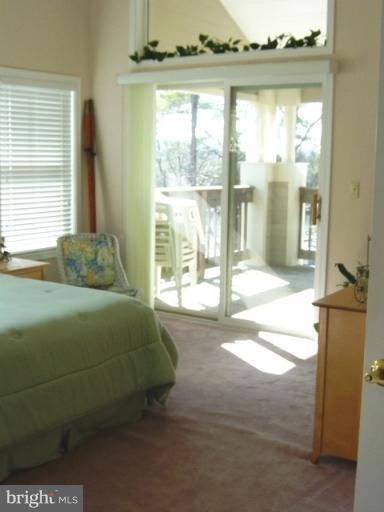 535 Runabout Loop, Unit 535 Solomons, MD 20688 - Photo 17 of 30 Light and bright-pretty transom window