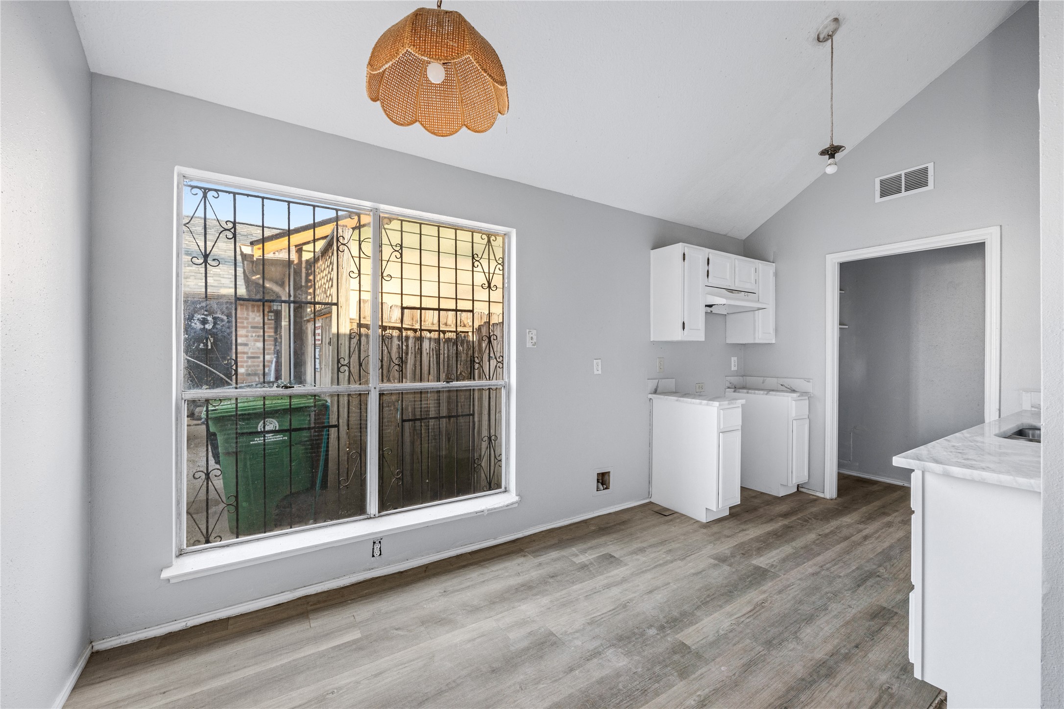 11018 Clark Road Houston, TX 77076 - Photo 6 of 25