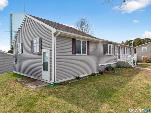 $385,000 | 23 Skyview Terrace, Groton, CT 06340