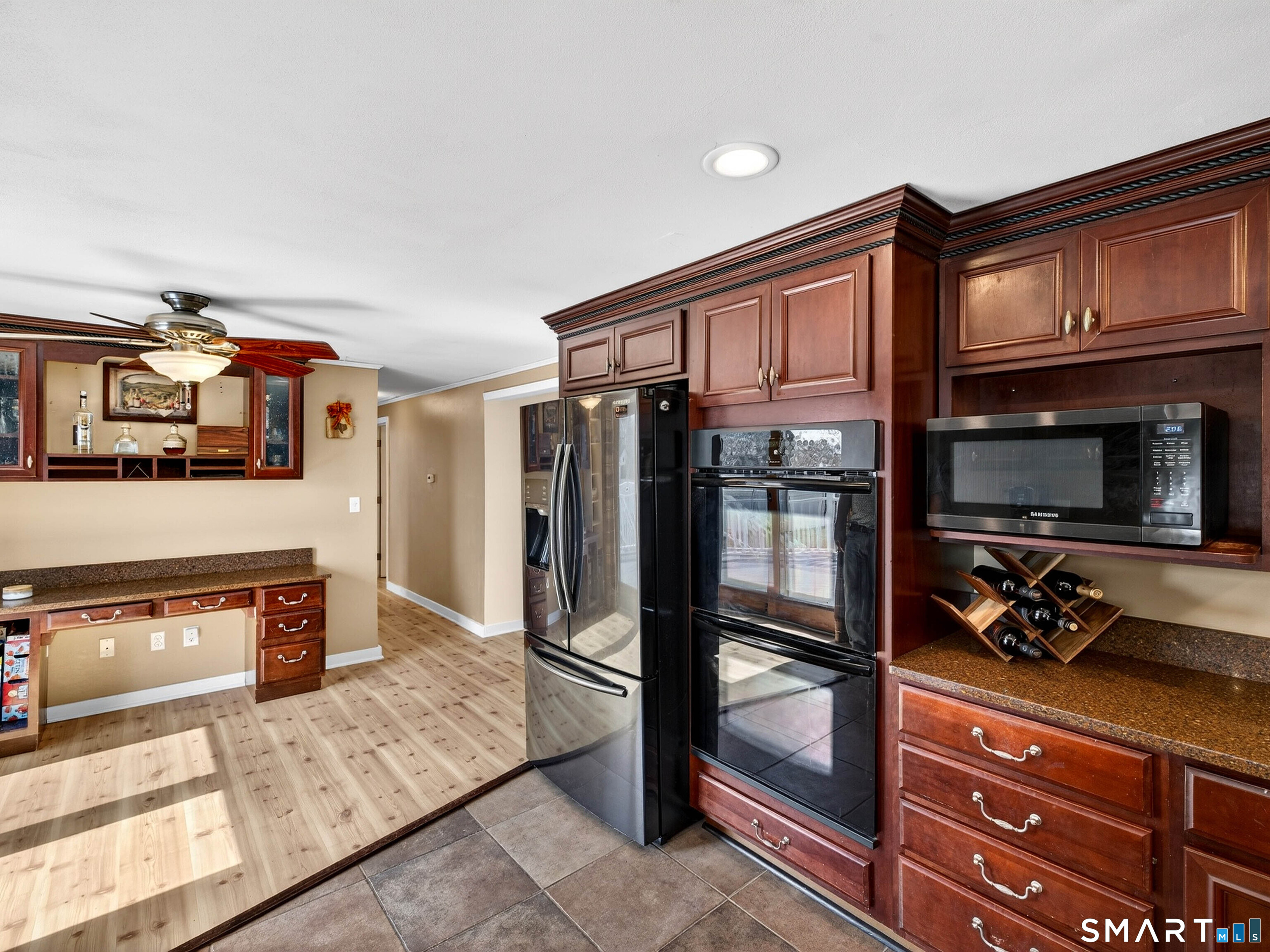 23 Skyview Terrace Groton, CT 06340 - Photo 11 of 40