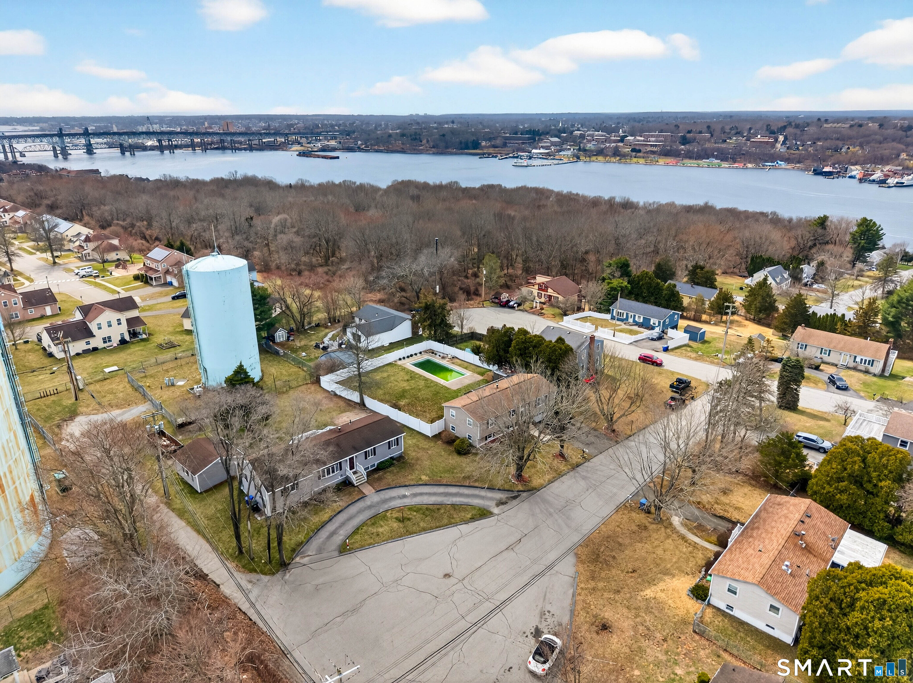 23 Skyview Terrace Groton, CT 06340 - Photo 13 of 40