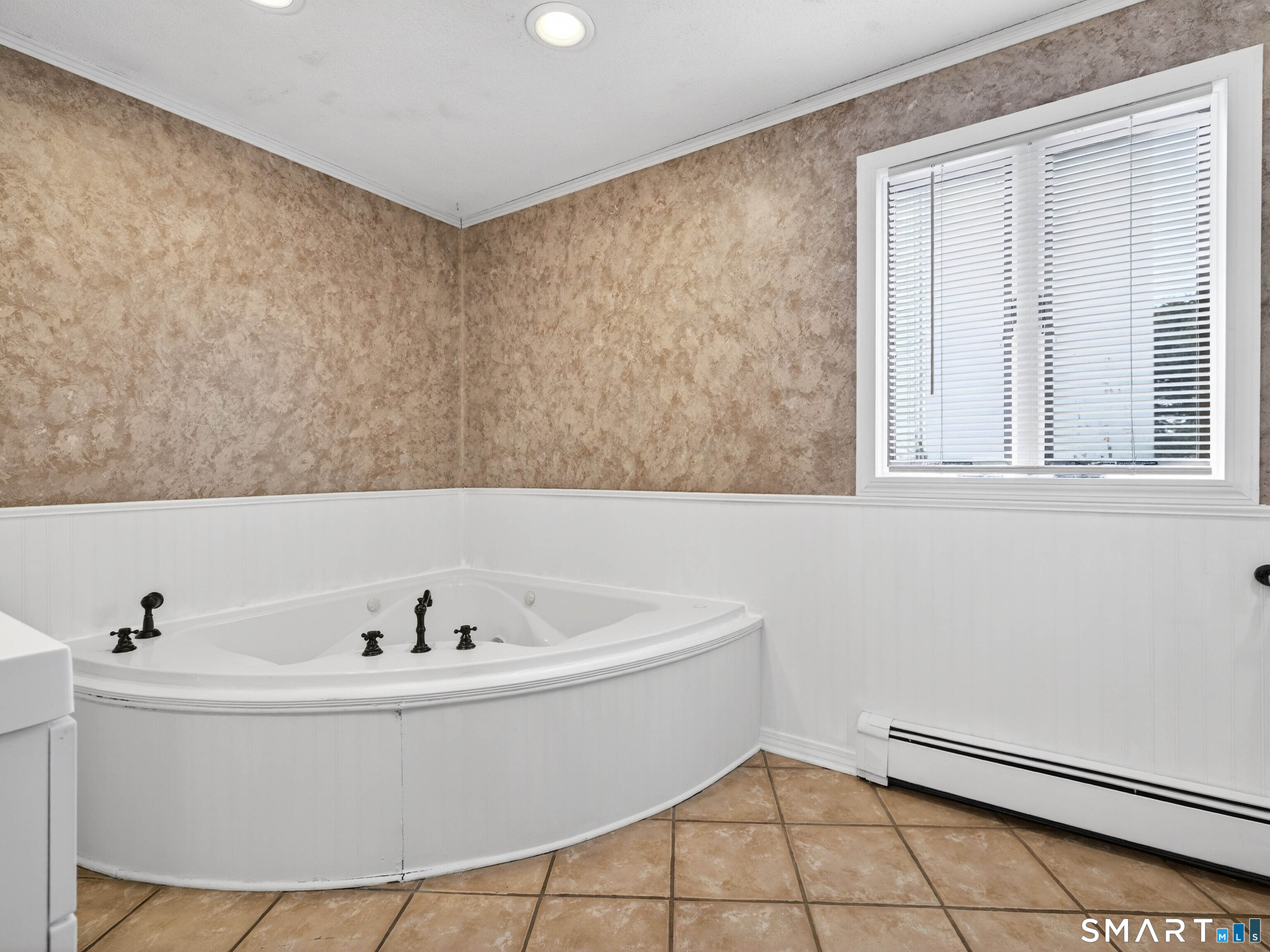 23 Skyview Terrace Groton, CT 06340 - Photo 19 of 40