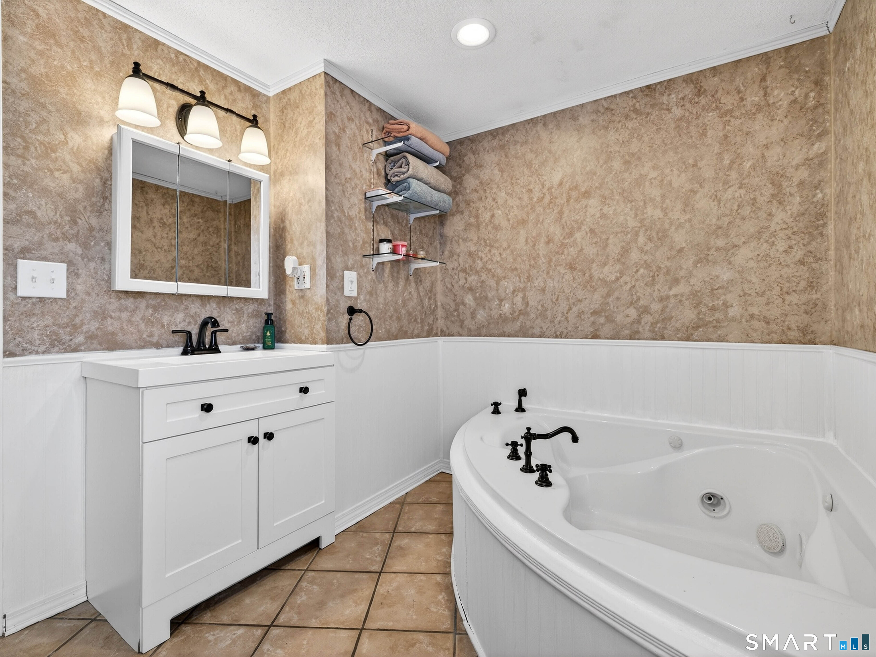 23 Skyview Terrace Groton, CT 06340 - Photo 20 of 40