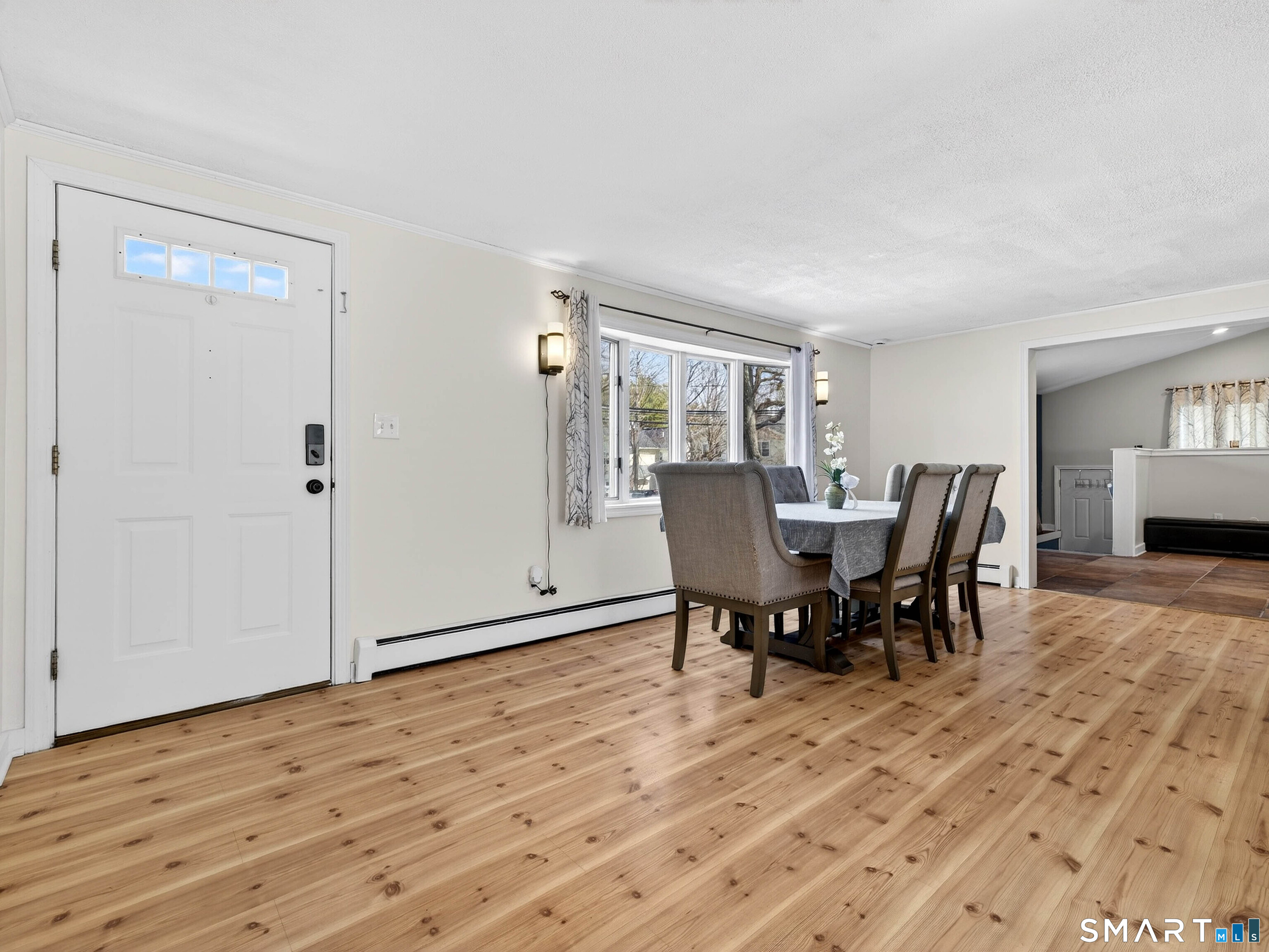 23 Skyview Terrace Groton, CT 06340 - Photo 4 of 40