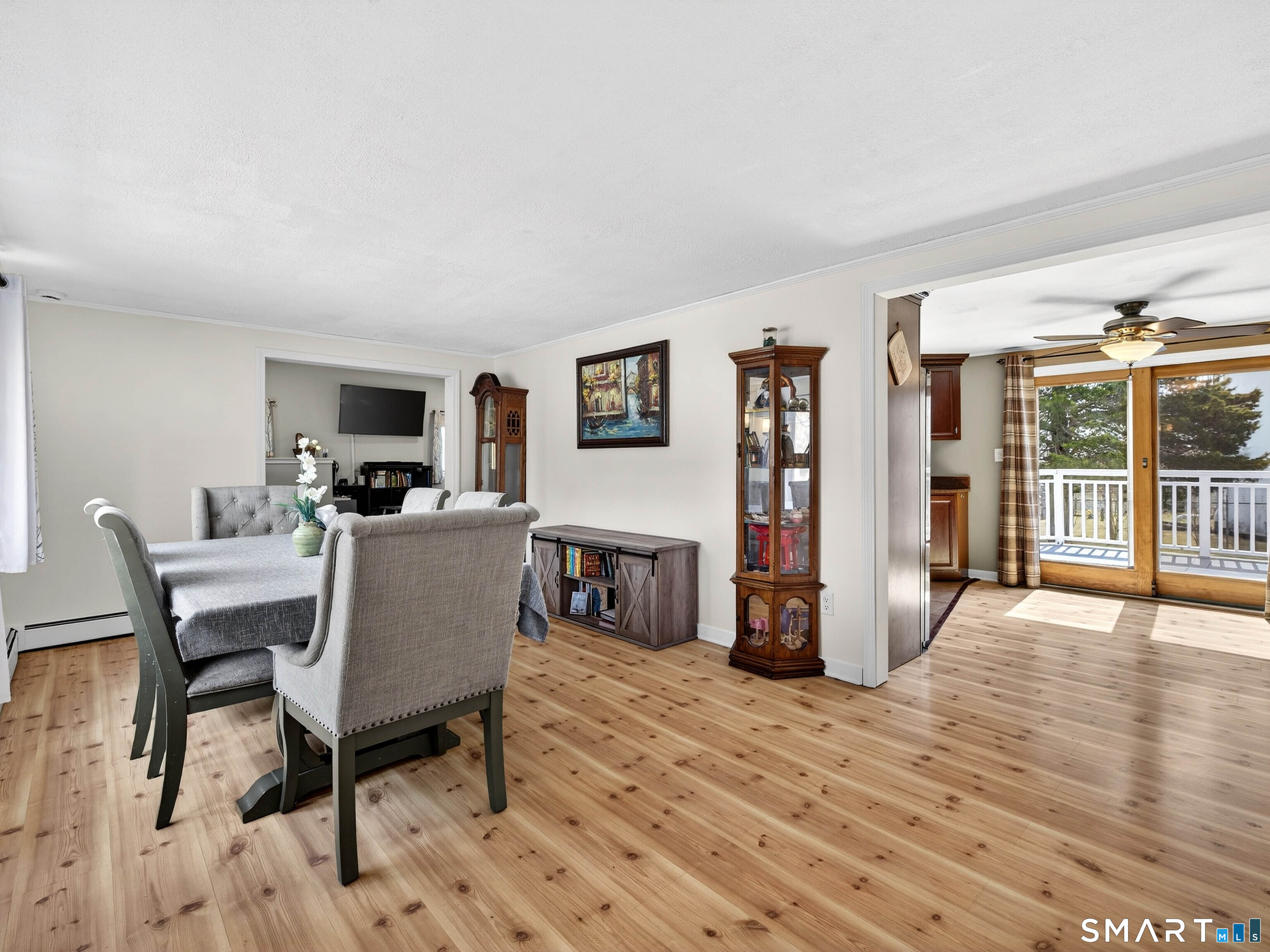 23 Skyview Terrace Groton, CT 06340 - Photo 6 of 40