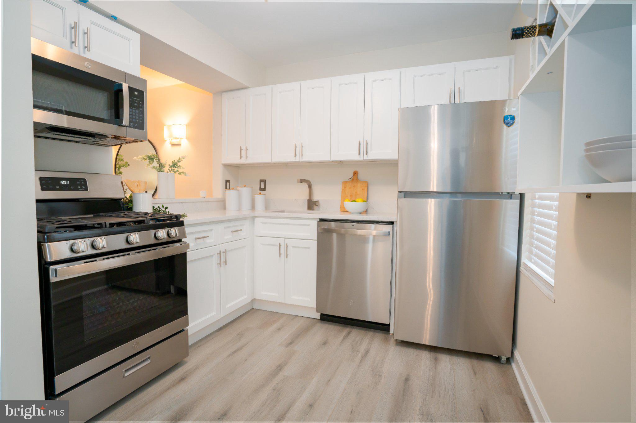 5860 Thunder Hill Road, Unit C1 Columbia, MD 21045 - Photo 20 of 22 Modern kitchen with sleek finishes.