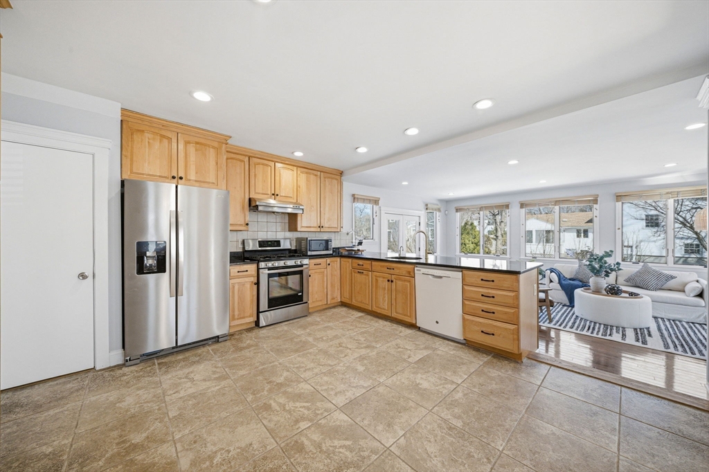 92 Shaw Road Belmont, MA 02478 - Photo 11 of 42