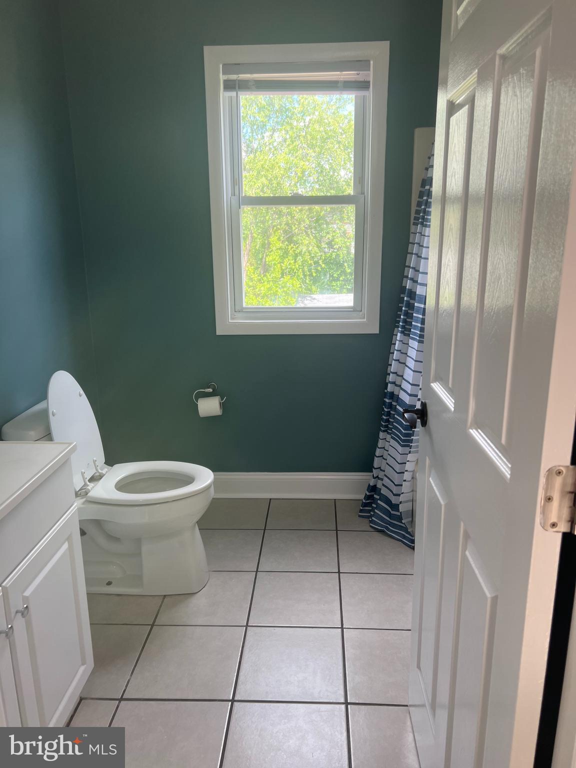 725 Rosa Avenue Croydon, PA 19021 - Photo 18 of 31 Upstairs Bathroom
