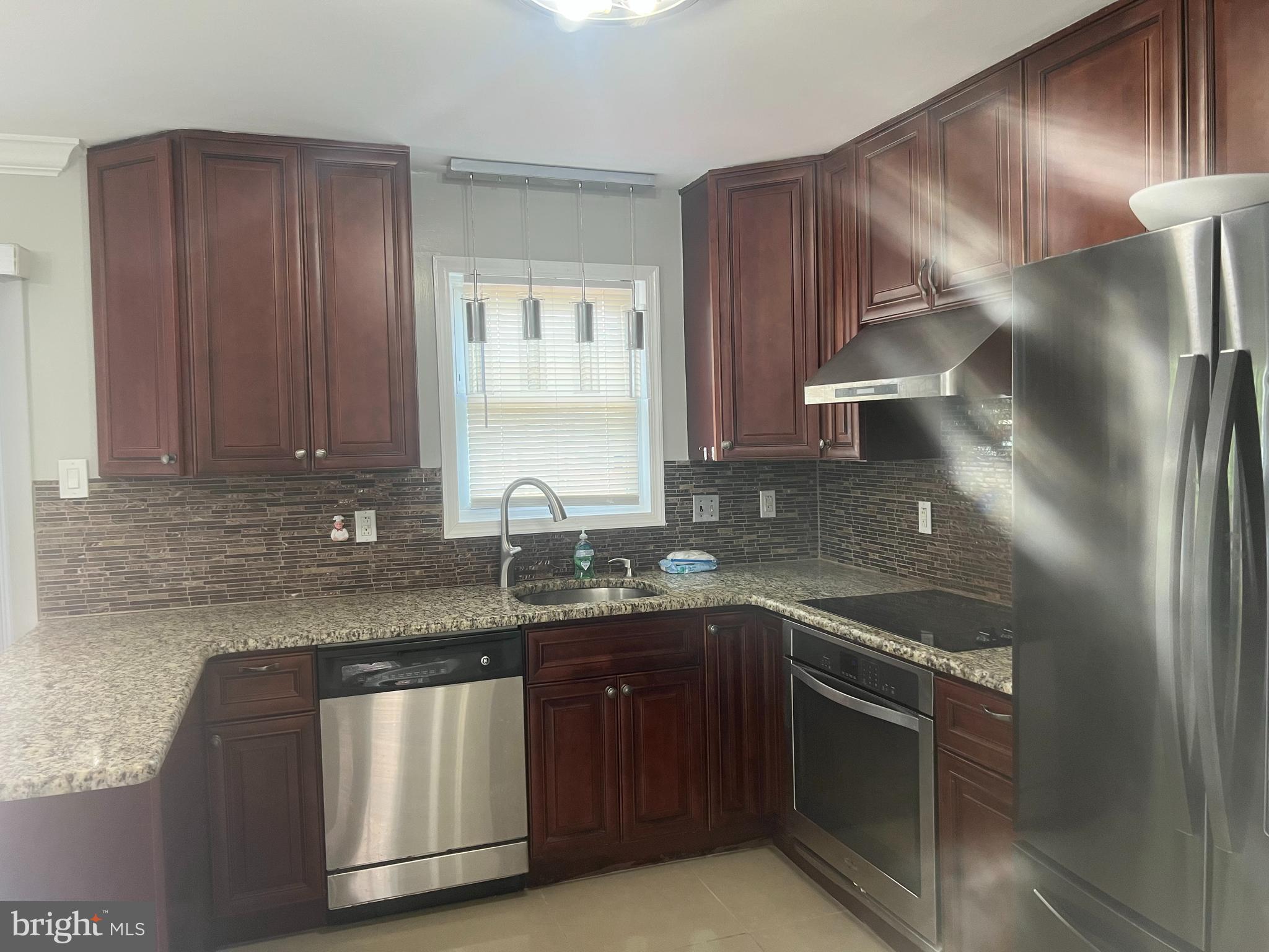 725 Rosa Avenue Croydon, PA 19021 - Photo 6 of 31 Kitchen
