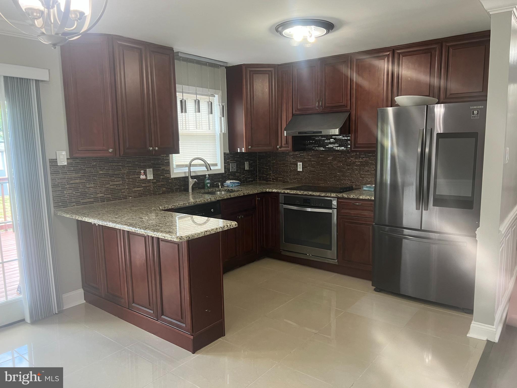 725 Rosa Avenue Croydon, PA 19021 - Photo 7 of 31 Kitchen