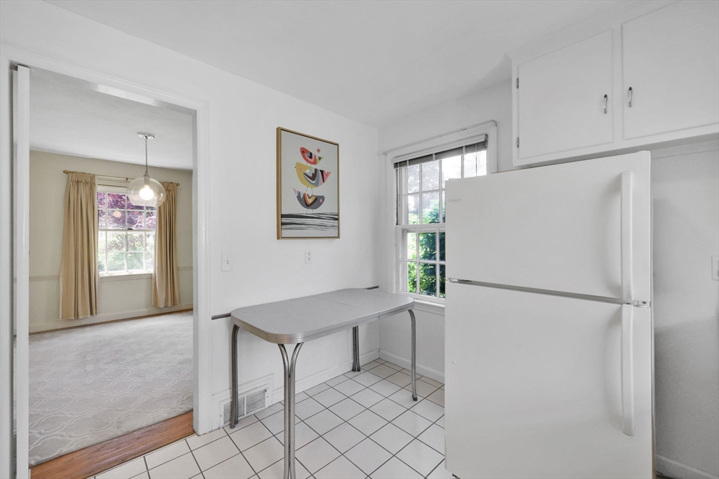 121 Benz Street Springfield, MA 01118 - Photo 17 of 40