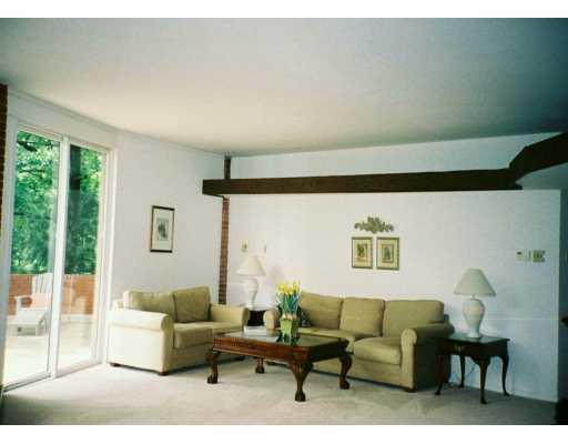 120 Ridge Road Pittsburgh, PA 15237 - Photo 2 of 8 Living Room.