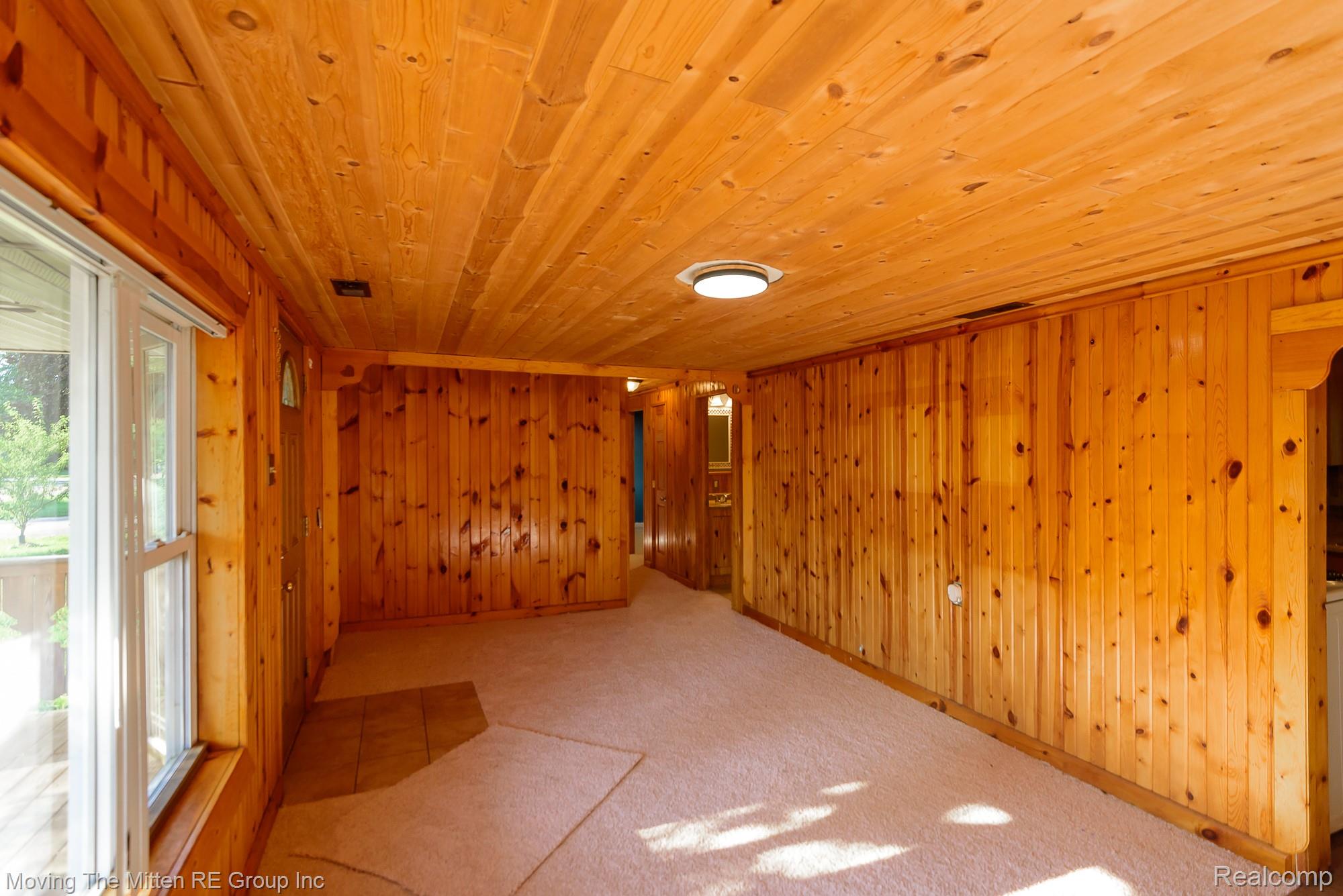 26247 Weigel Road New Boston, MI 48164 - Photo 6 of 30 6.jpg