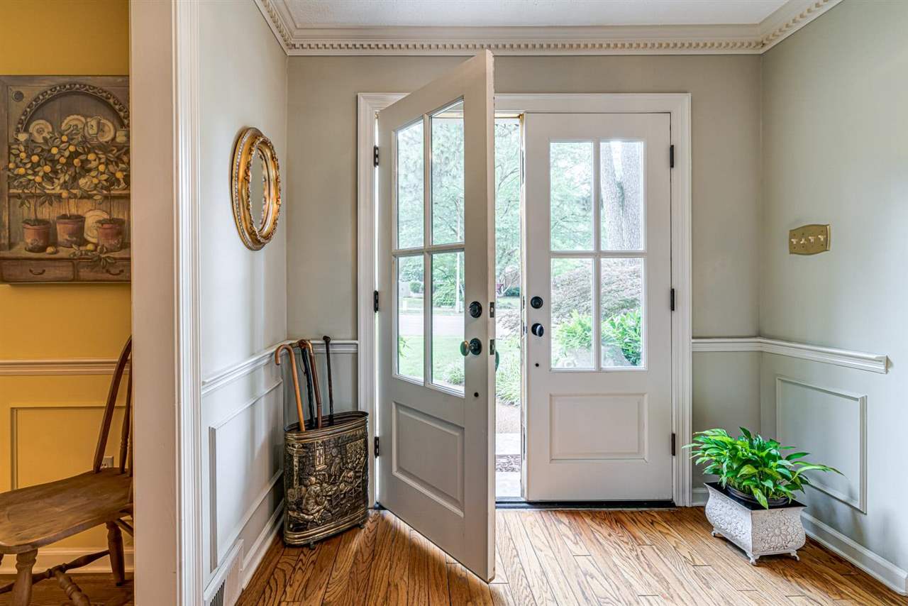 1844 Brierbrook Road Germantown, TN 38138 - Photo 2 of 25 Gallery Image 2