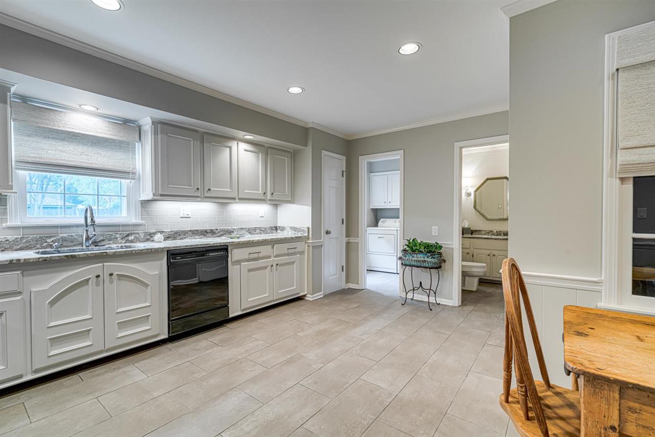 1844 Brierbrook Road Germantown, TN 38138 - Photo 11 of 25 Gallery Image 11