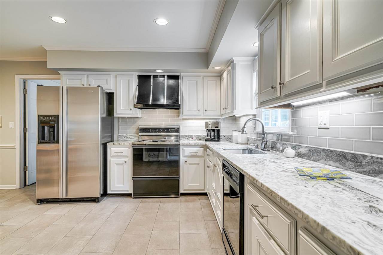 1844 Brierbrook Road Germantown, TN 38138 - Photo 9 of 25 Gallery Image 9
