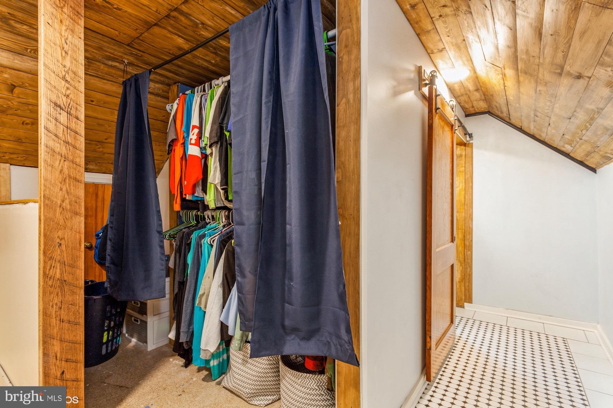 2016 Sandymount Road Finksburg, MD 21048 - Photo 21 of 35 2nd Floor Closet