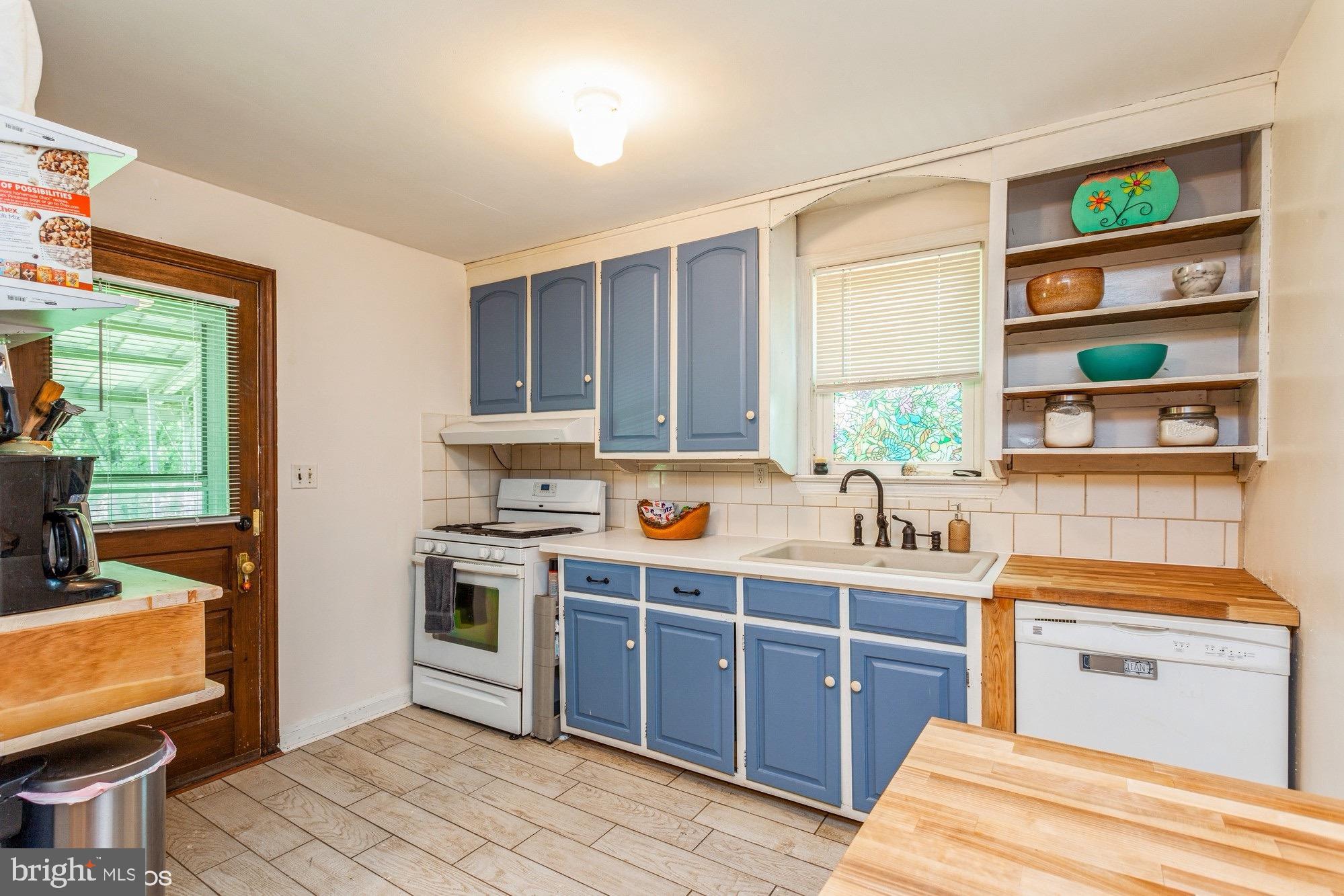2016 Sandymount Road Finksburg, MD 21048 - Photo 8 of 35