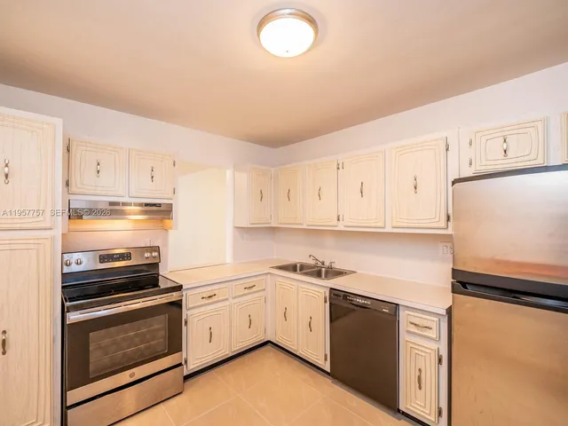 $2,150 | 8161 Southwest 24th Court, Unit 202, Davie, FL 33324