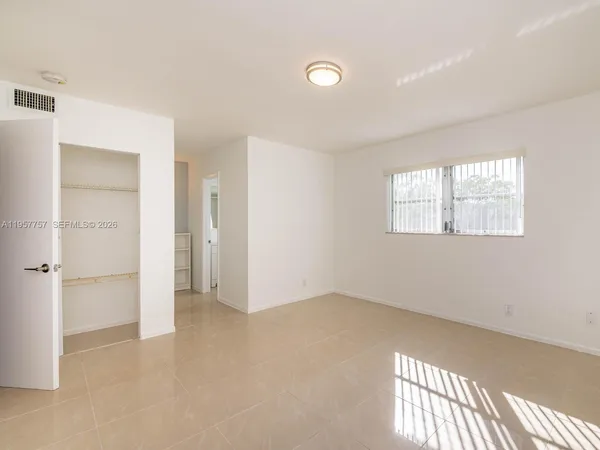 $1,990 | 8161 Southwest 24th Court, Unit 202, Davie, FL 33324