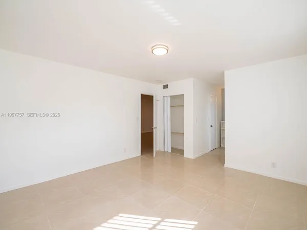 $1,990 | 8161 Southwest 24th Court, Unit 202, Davie, FL 33324