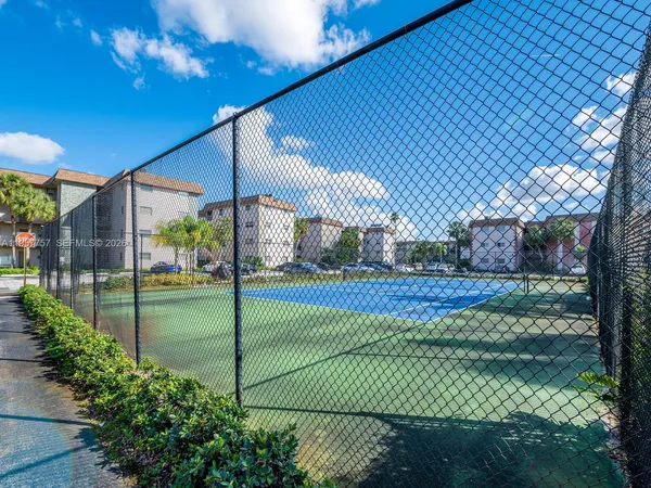 $1,990 | 8161 Southwest 24th Court, Unit 202, Davie, FL 33324
