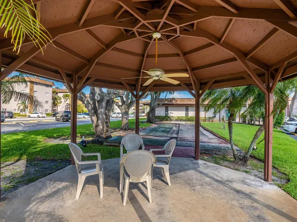 $1,990 | 8161 Southwest 24th Court, Unit 202, Davie, FL 33324