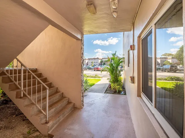 $2,150 | 8161 Southwest 24th Court, Unit 202, Davie, FL 33324