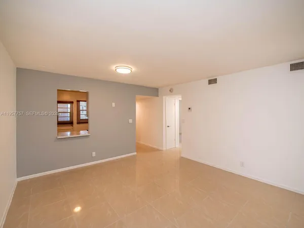 $1,990 | 8161 Southwest 24th Court, Unit 202, Davie, FL 33324