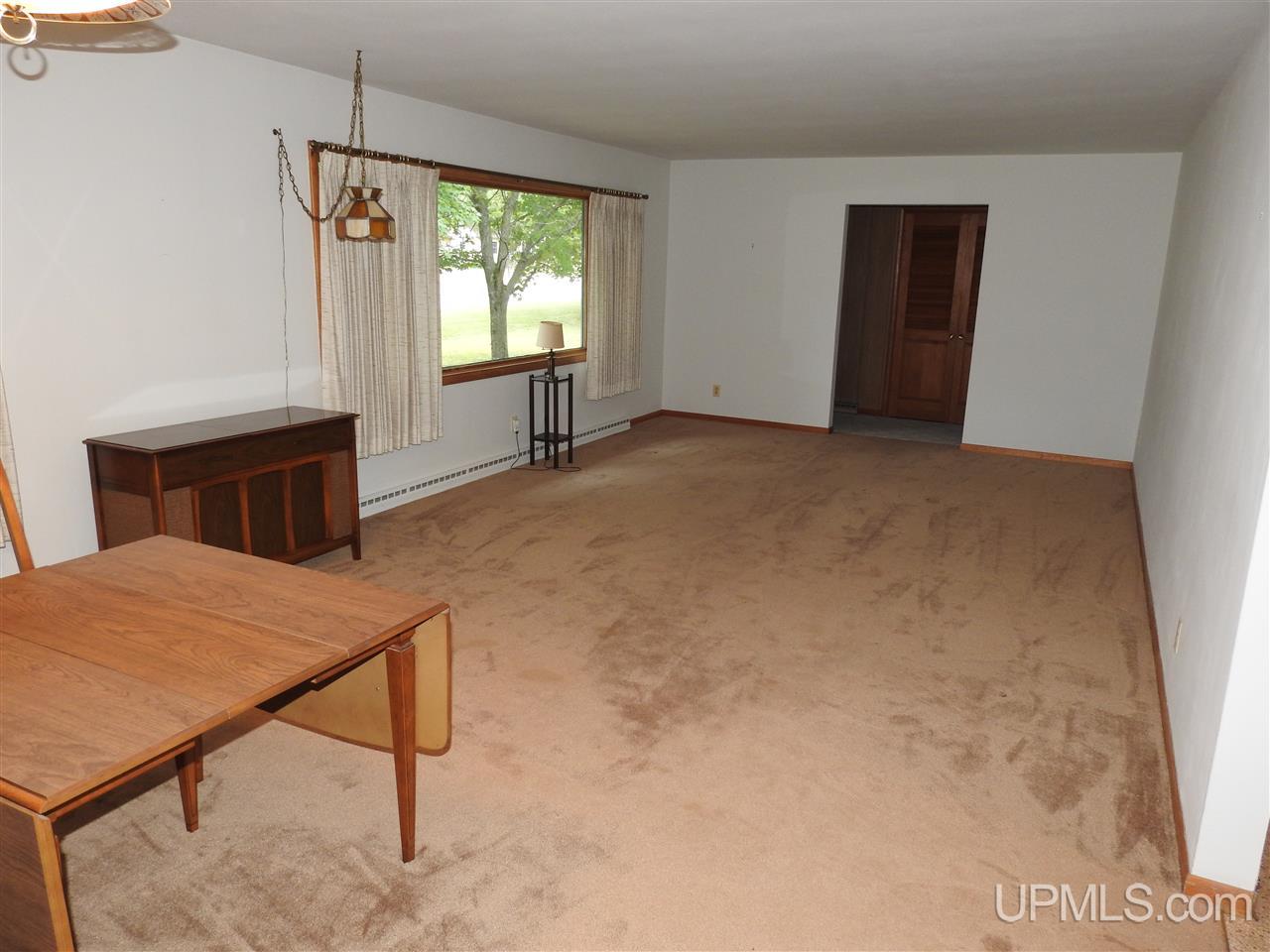 917 Roosevelt Road Niagara, WI 54151 - Photo 2 of 33 Gallery Image 2