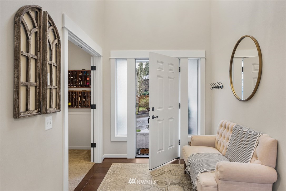 10802 Northeast 187th Street Bothell, WA 98011 - Photo 5 of 38 Gallery Image 5