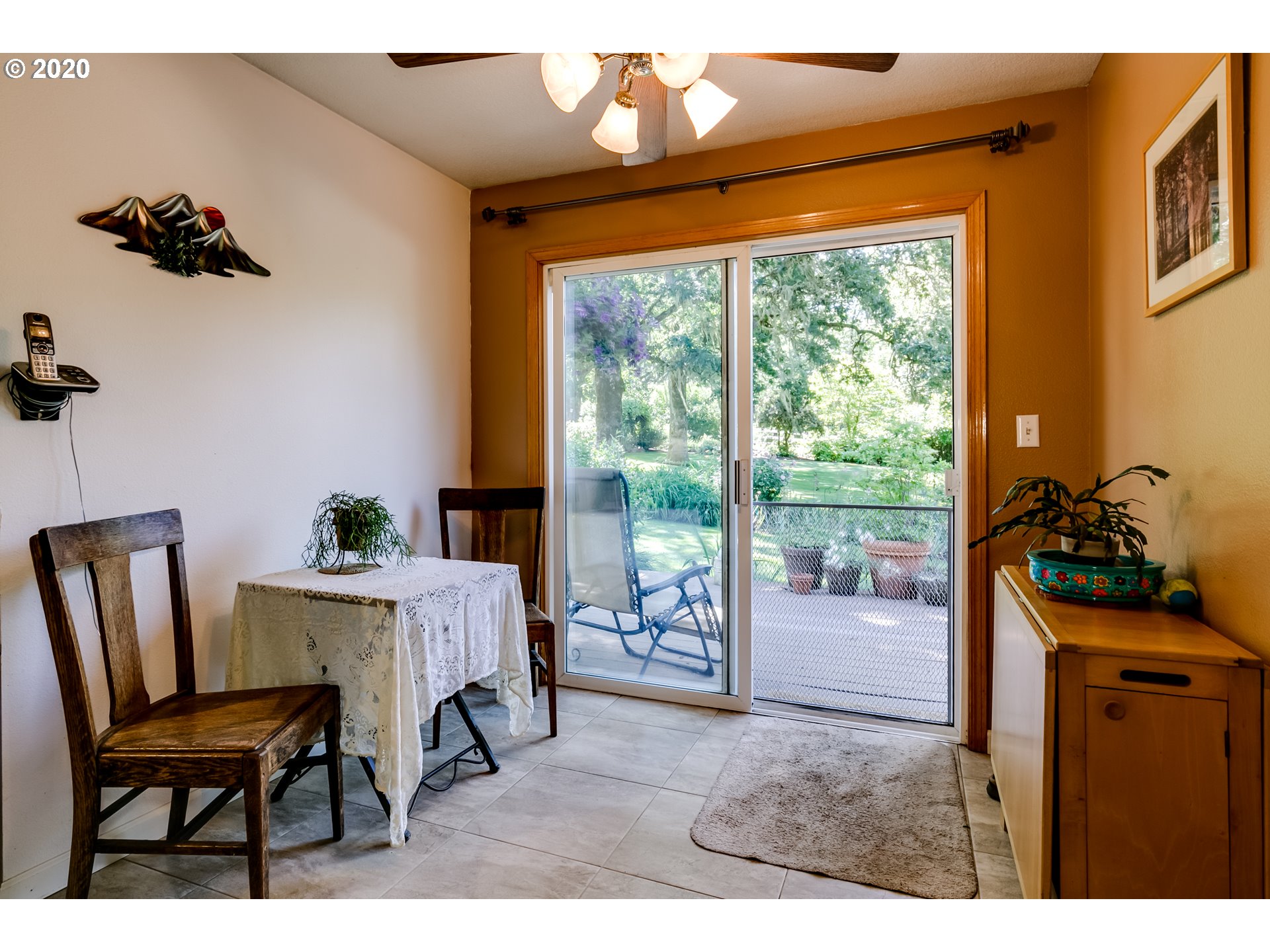 26438 Crow Road Eugene, OR 97402 - Photo 13 of 32 Gallery Image 13