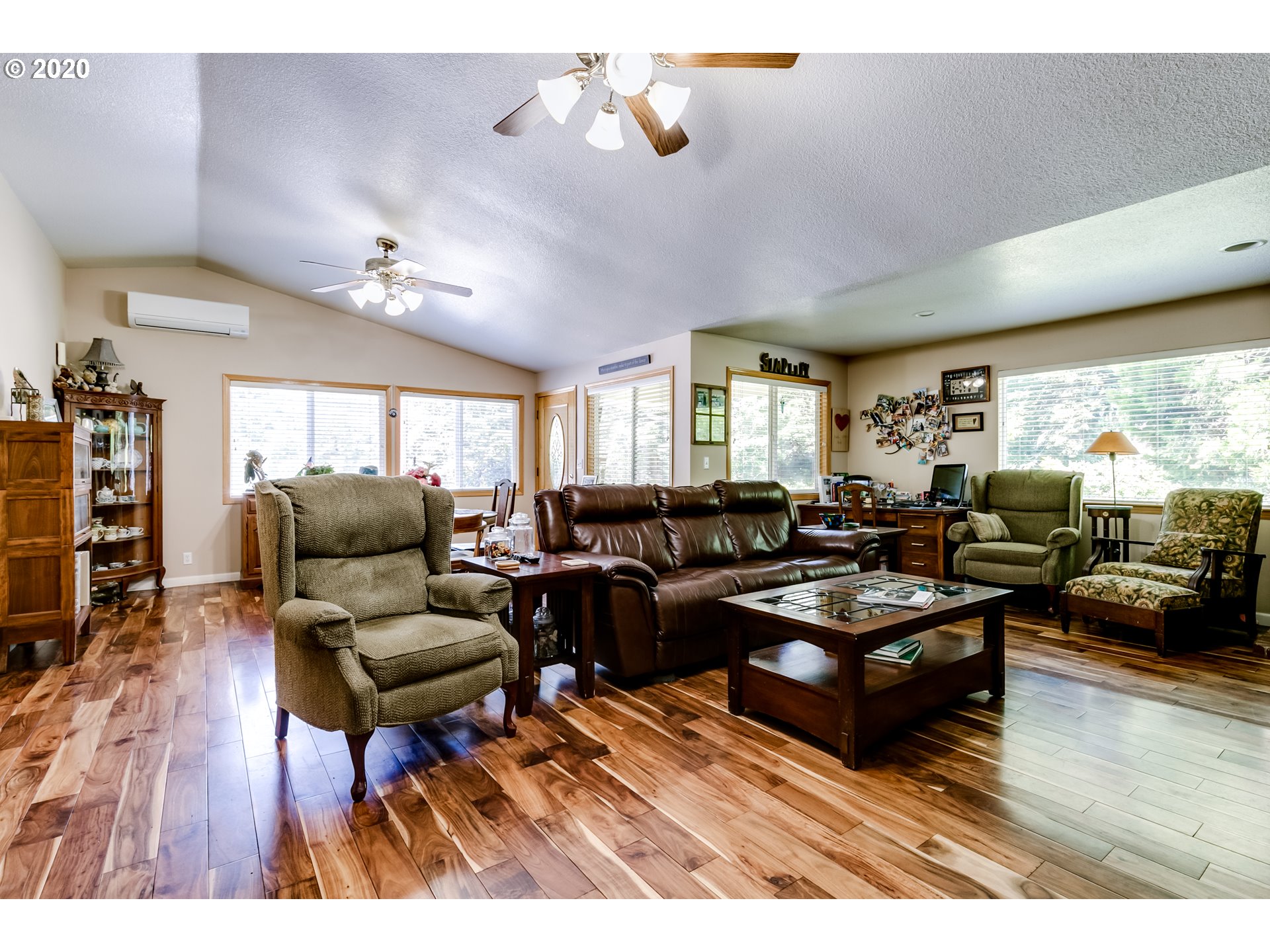 26438 Crow Road Eugene, OR 97402 - Photo 8 of 32 Gallery Image 8
