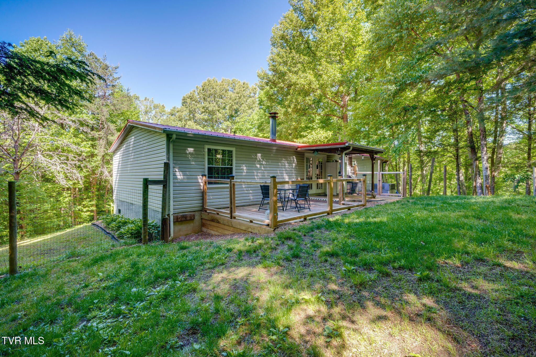 1285 Frank Roberts Road Afton, TN 37616 - Photo 23 of 34 021 (2)