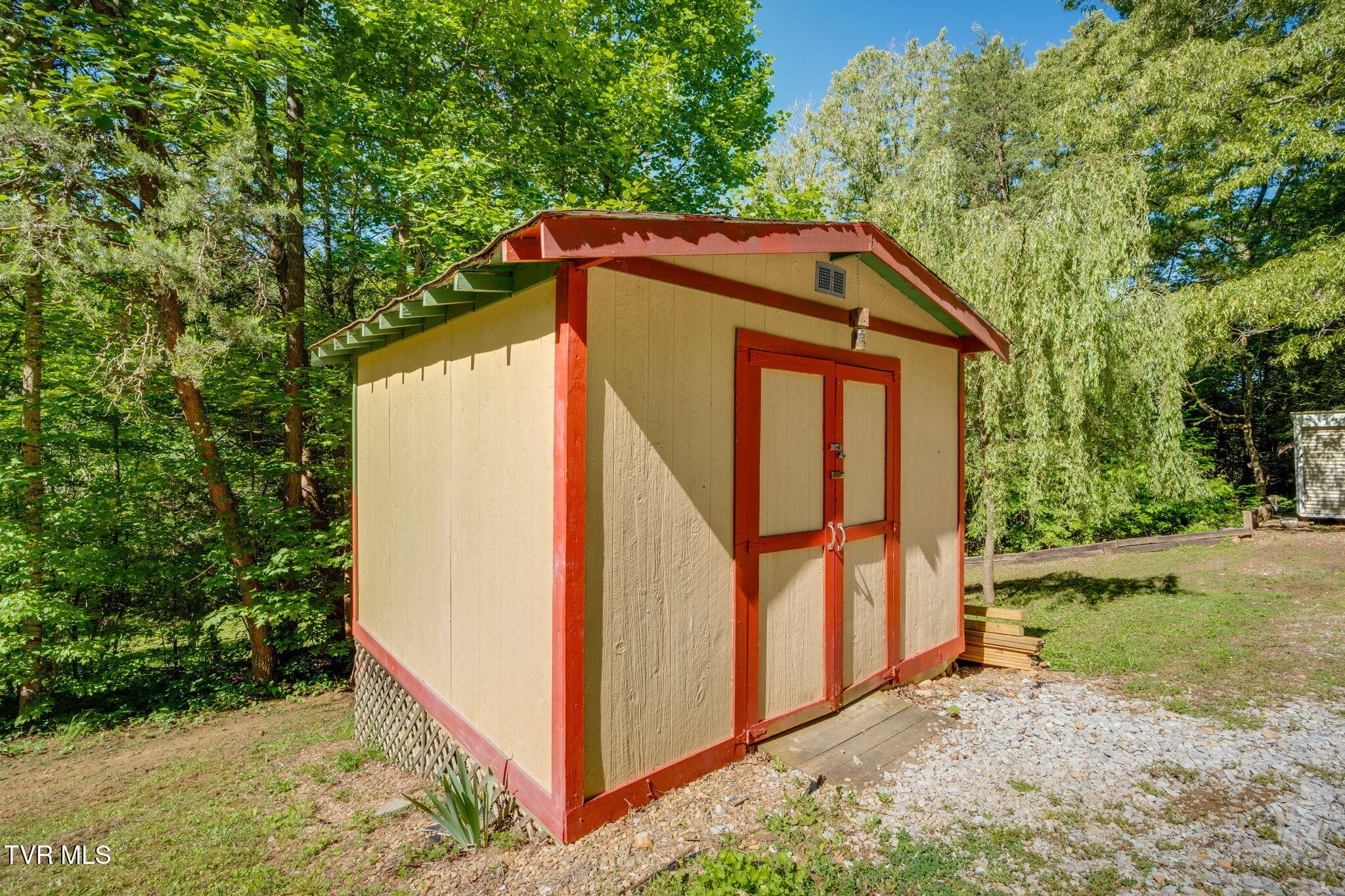 1285 Frank Roberts Road Afton, TN 37616 - Photo 27 of 34 025