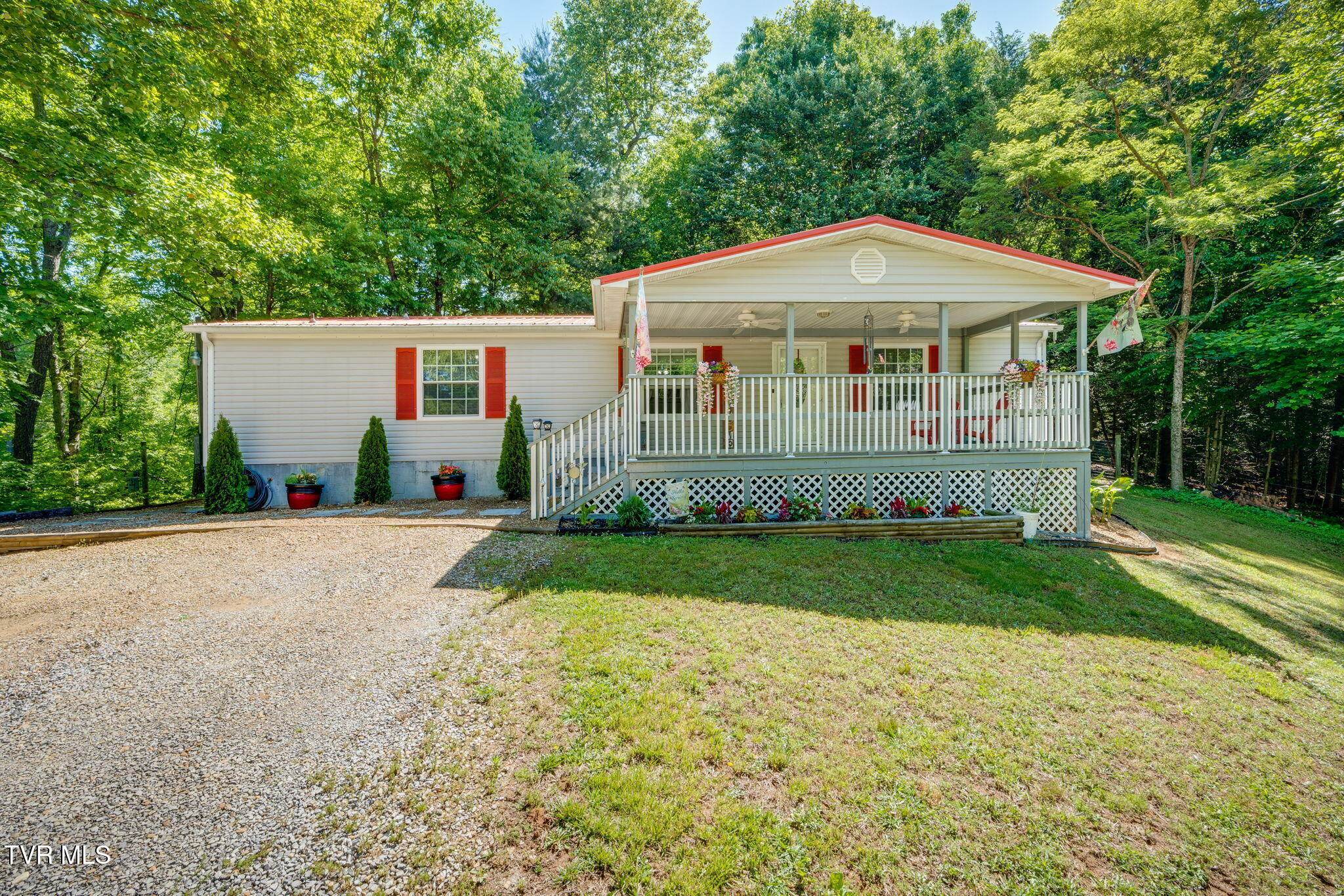 1285 Frank Roberts Road Afton, TN 37616 - Photo 33 of 34 001