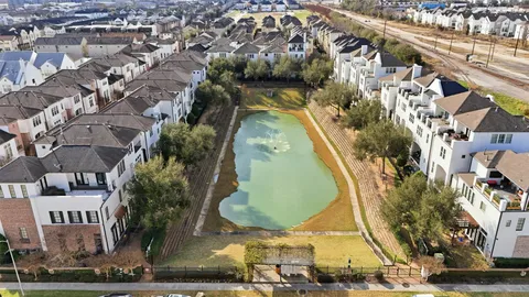 $599,999 | 2707 Cohn Trails Lane, Houston, TX 77007