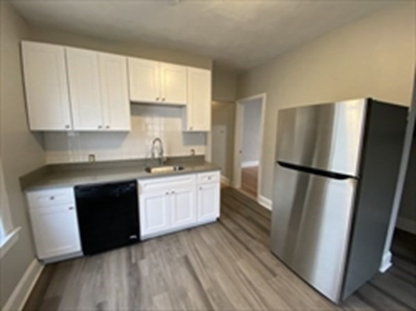 368 Centre Street Boston, MA 02122 - Photo 3 of 7