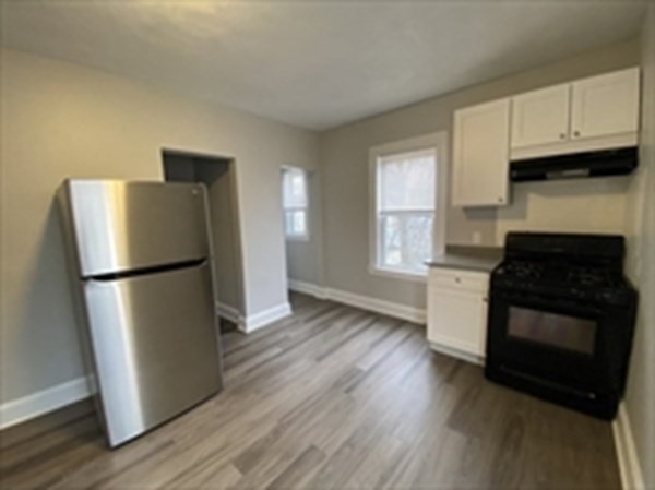 368 Centre Street Boston, MA 02122 - Photo 4 of 7