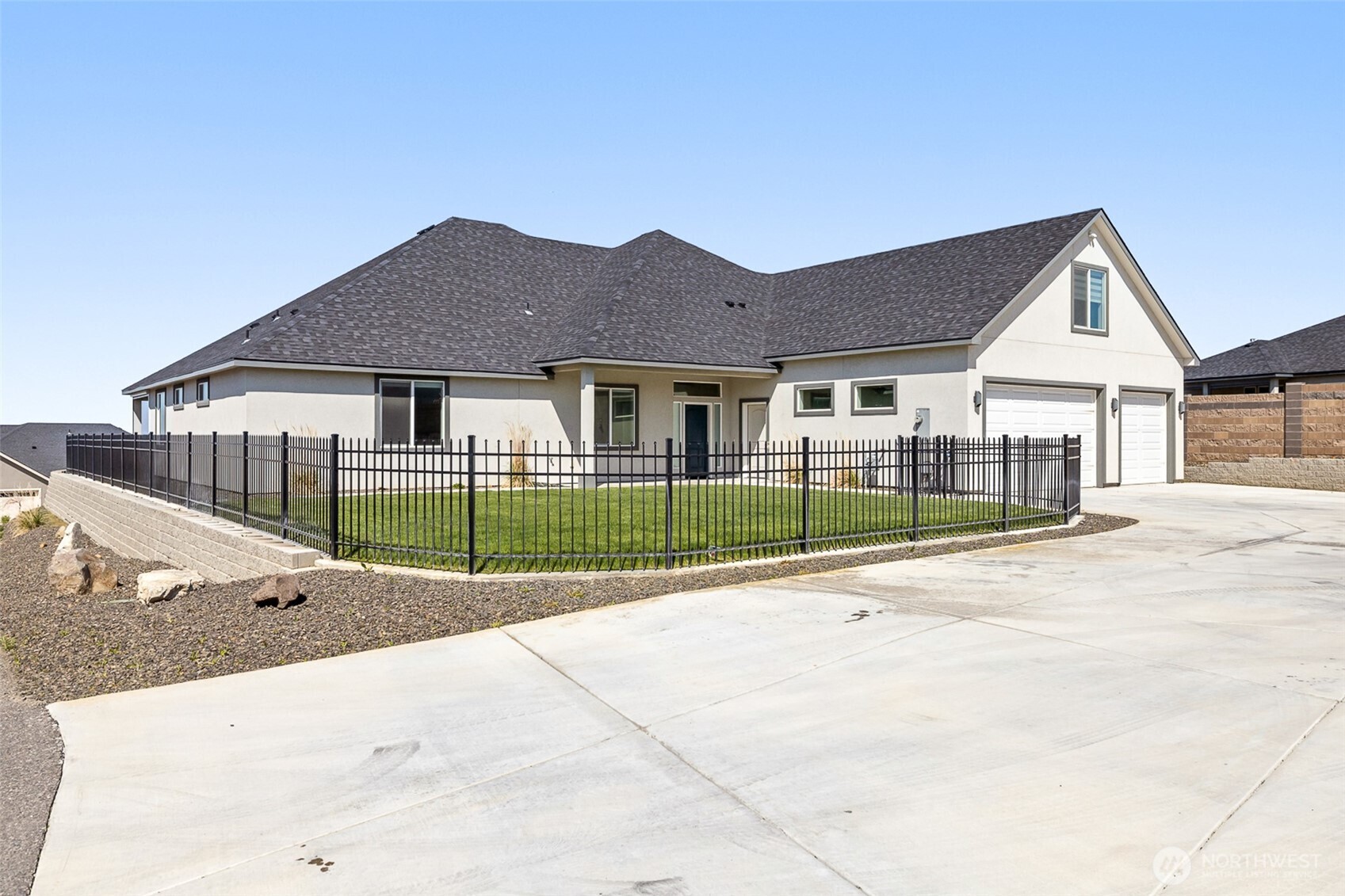 6631 Collins Road West Richland, WA 99353 - Photo 2 of 40